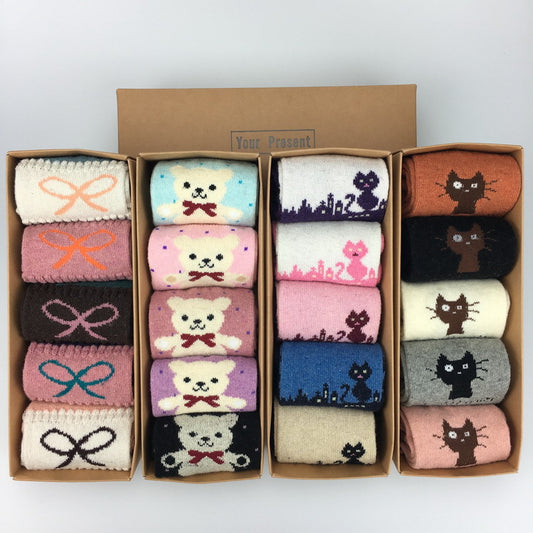 Bala socks Boxed Christmas socks, new autumn and winter wool socks, thickened warm golden silk deer women's middle tube socks, one piece will be sent on behalf of others.