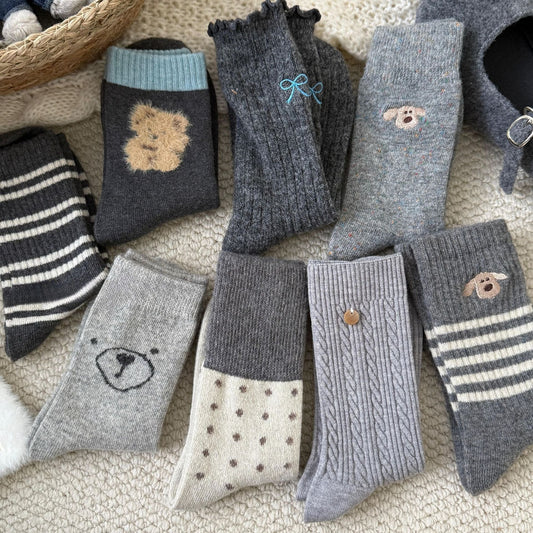 Bala socks Korean version of socks women's autumn and winter small polka dot wool socks, socks mouth splicing stacking socks women's sweet warm medium tube women's socks